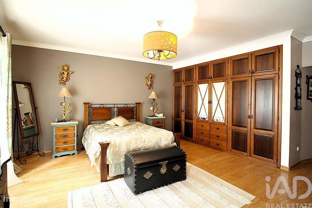 Casa T4 em Borba (São Bartolomeu) de 197,00 m2