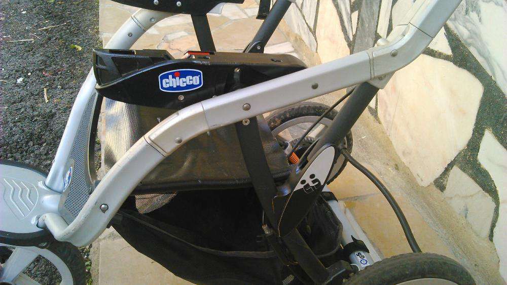 Impeccable-condition Chicco three-wheel stroller frame423209019963484162