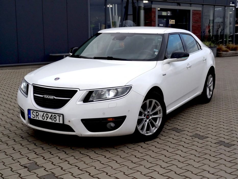 Saab 9-5 Saab 9-5 Biały sedan zarejestrowany
