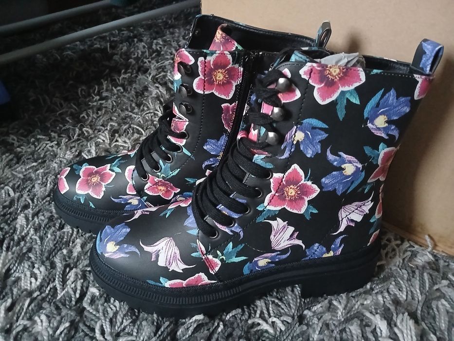Kozaki botki w kwiaty