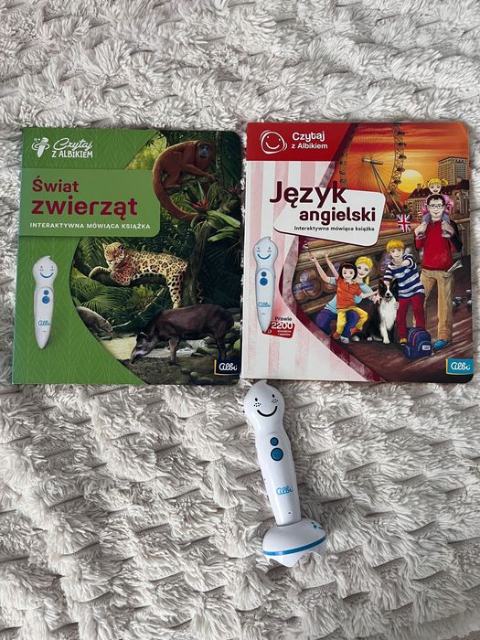 Albik z książkami