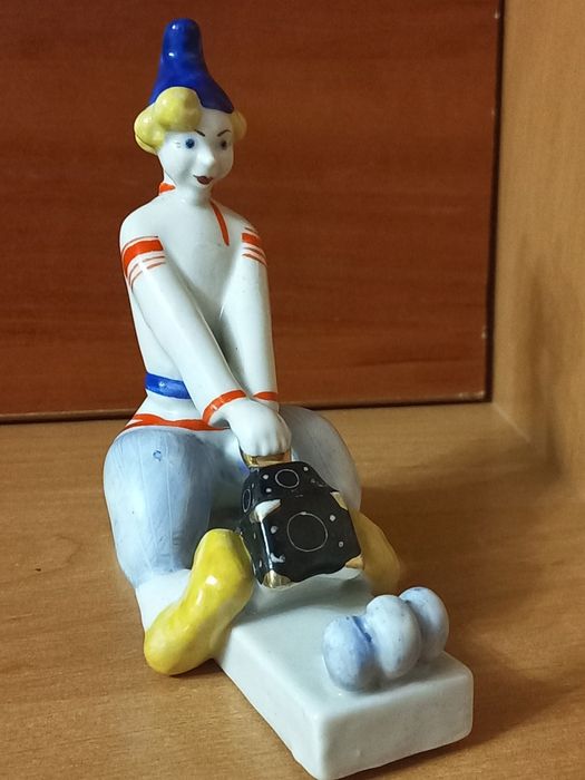 Статуэтка фарфоровая СССР.