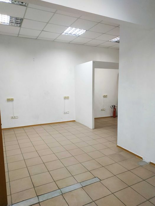 Аренда Помещения свободного назначения  Днепровский район пр-кт Мира 13 1/5к 50м шикарное месторасположение, всё есь рядом! 18000грв