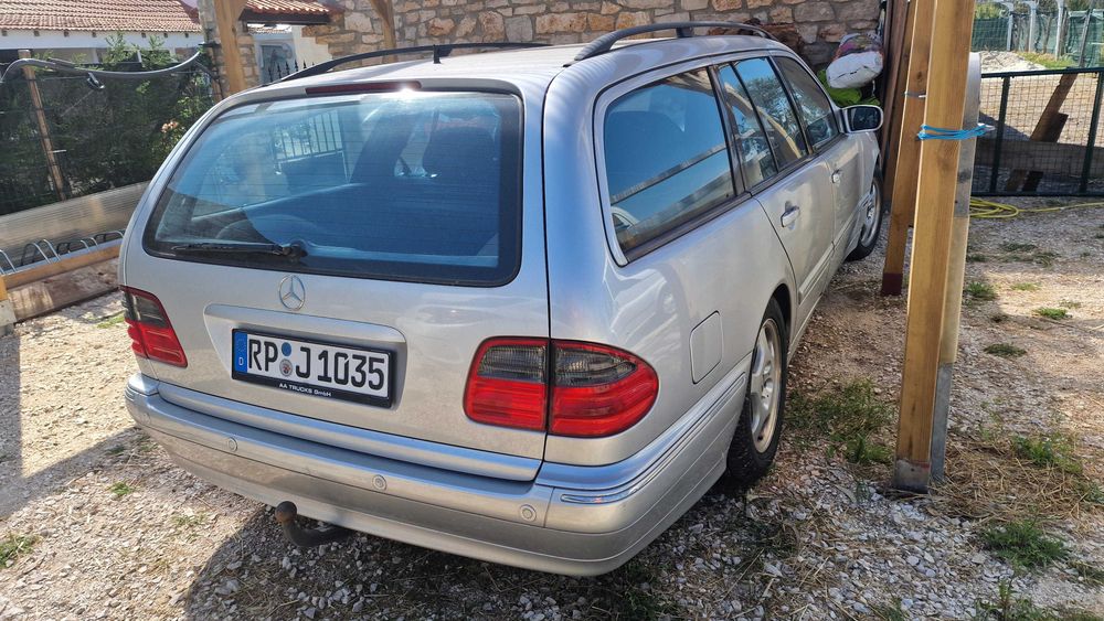 Mercedes Benz, DaimlerChrysler D Kombi 2002