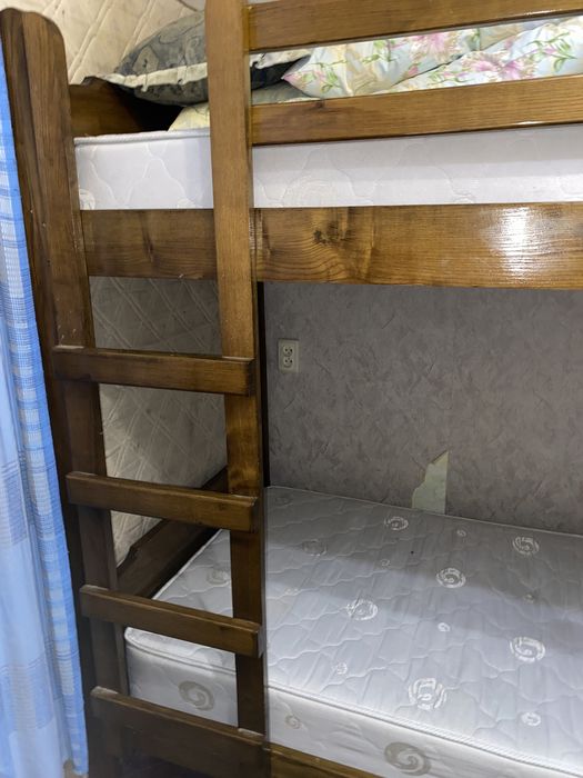 Двоповерхове ліжко