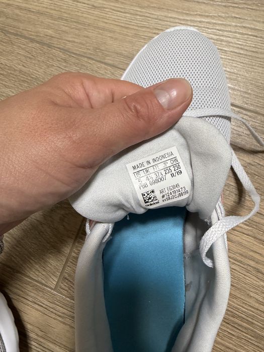 Кросівки adidas 37 розмір