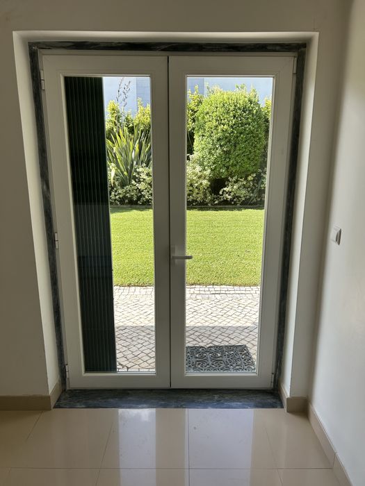 Caixilharia de aluminio marca SAPA