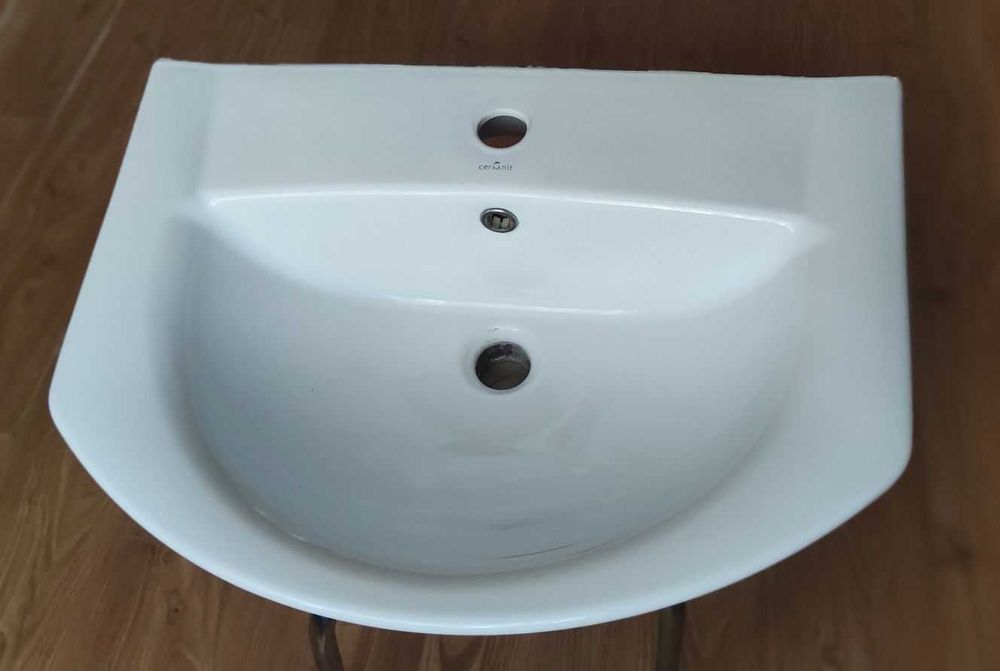 Продам умывальник новый