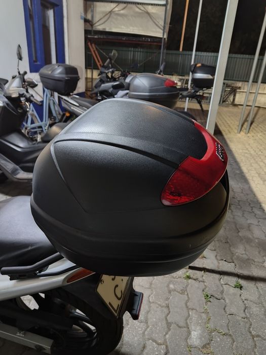 Vendo Top Case GIVI E370 Monolock 39L original italiano.