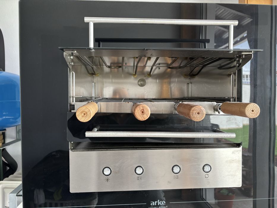 Forno eletrico com 4 espetos