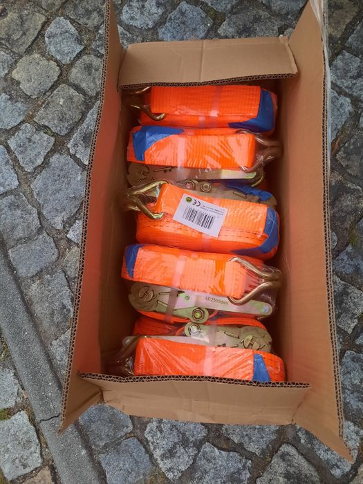 Cintas com roquetes invertidos. De aperto para baixo. 5 ton - 9m.