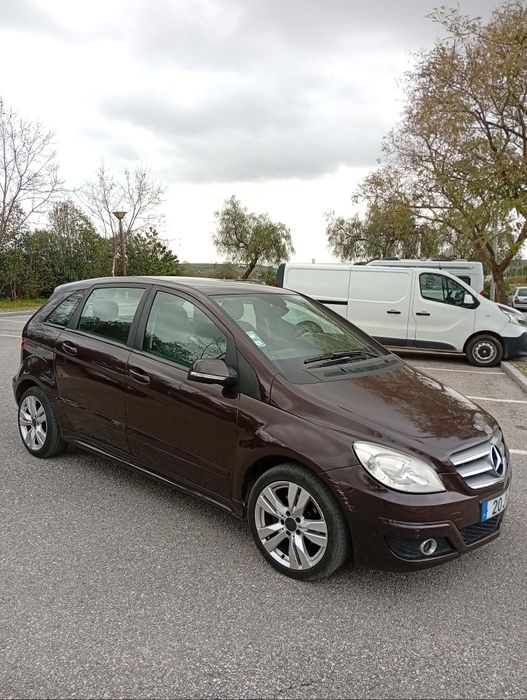 Mercedes benz B180