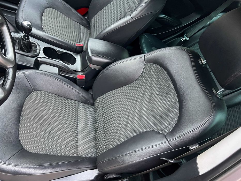 Hyundai ix35 2011r. 2.0 CRDi 136KM 4WD 4x4 Półskóry Oryginalny Lakier