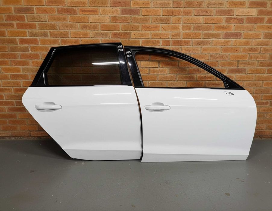 Двері Audi A4 B9 передні або задні праві ліві разборка