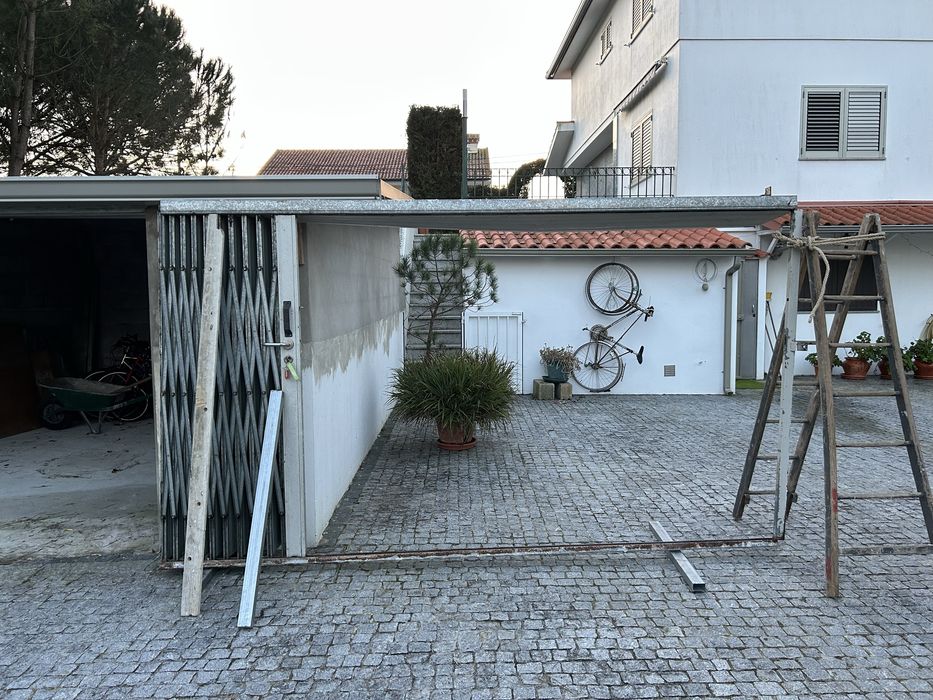 Portão de garagem de fole