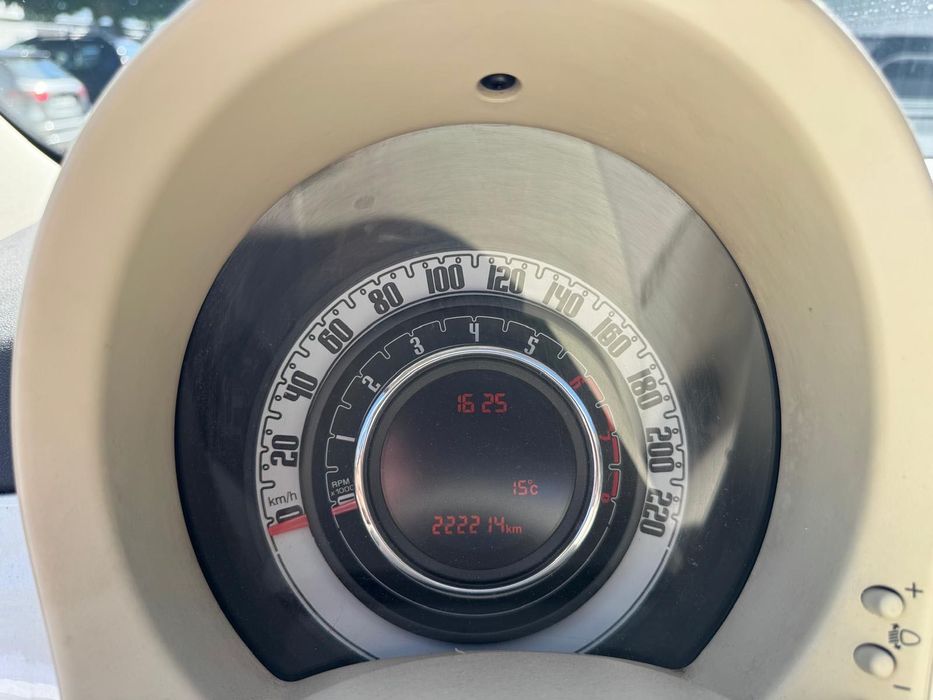 Fiat 500C em bom estado