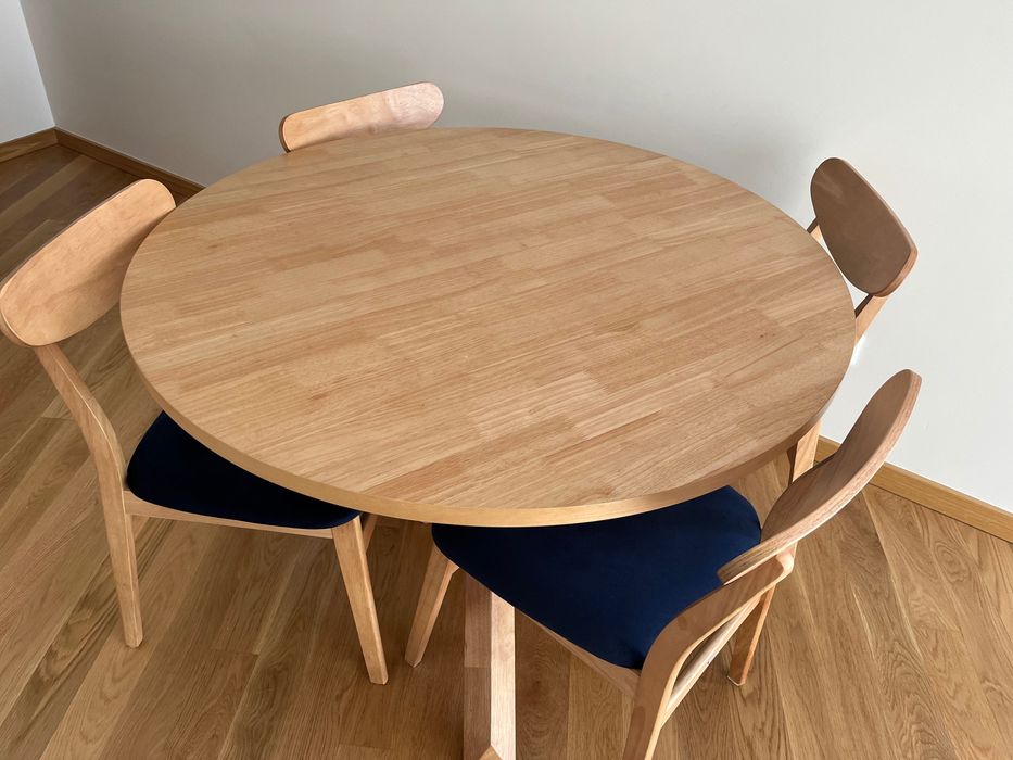Conjunto de Mesa de Jantar com Cadeiras