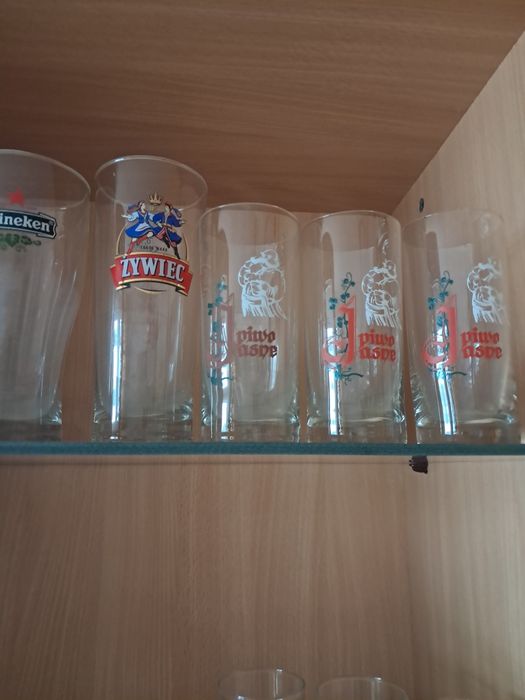 Szklanki do piwa.