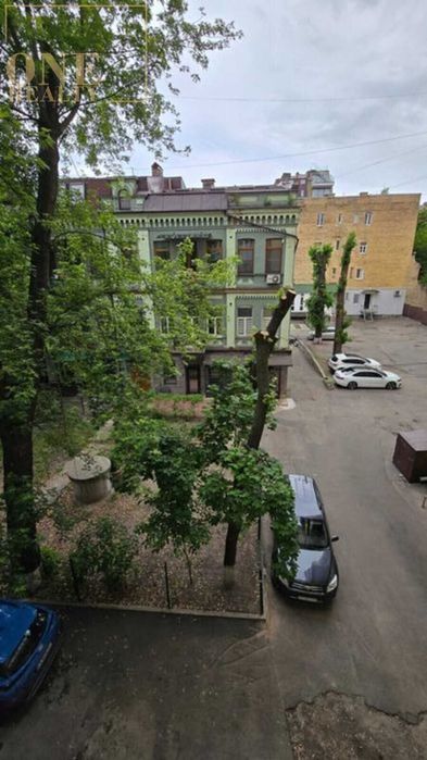 Продаж 4к квартири ЦЕНТР, Високі стелі, Ліфт, Закритий двір