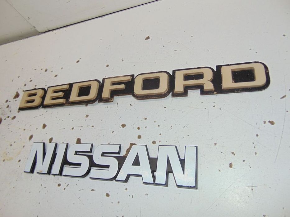 Bedford e nissan legendas
