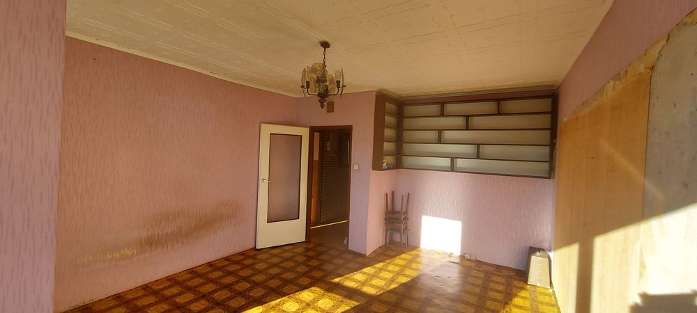 Mieszkanie 2 pokojowe do remontu