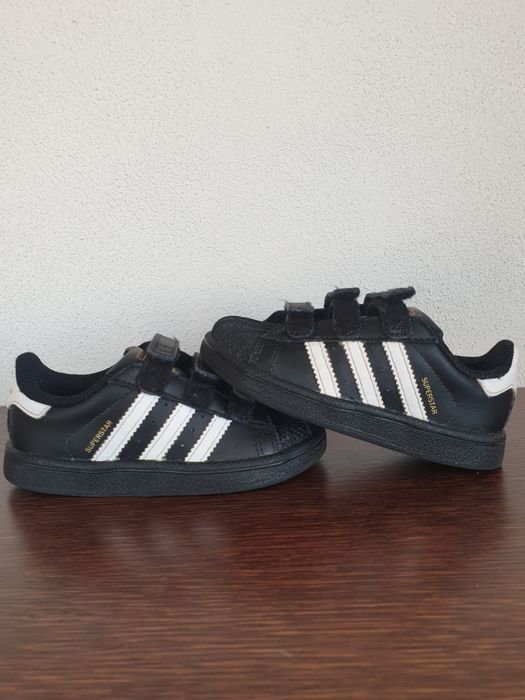 Buty Adidas superstar roz. 25 dla 3, 4 latka