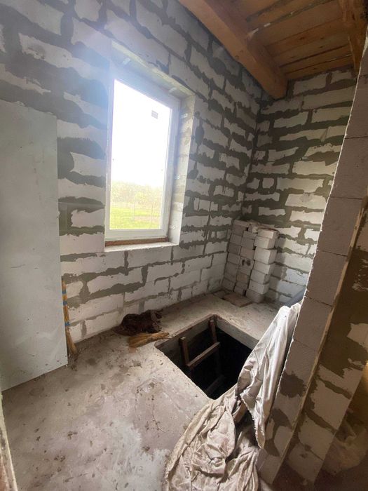 Будинок з приватизованим великим участком в с. Салтикова Дівиця