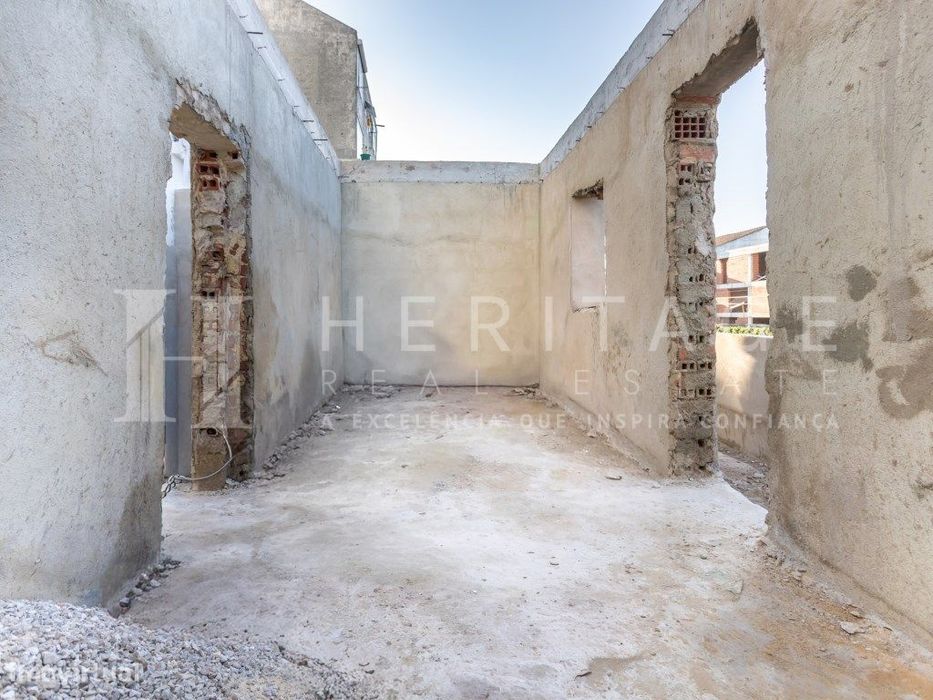 T0+1 totalmente remodelado com quintal e churrasqueira | Baixa da B...