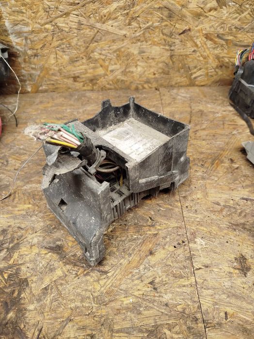 Блок запобіжників Рено 8200162334 Renault Laguna 2 1.9 dci