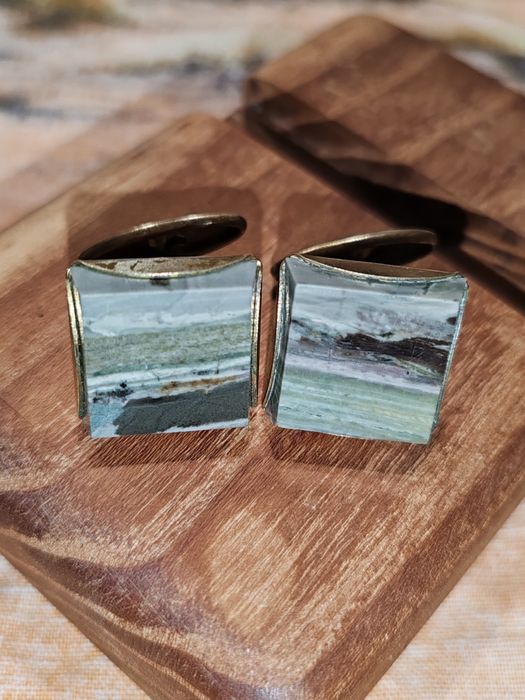 Запонки з натуральним камінням