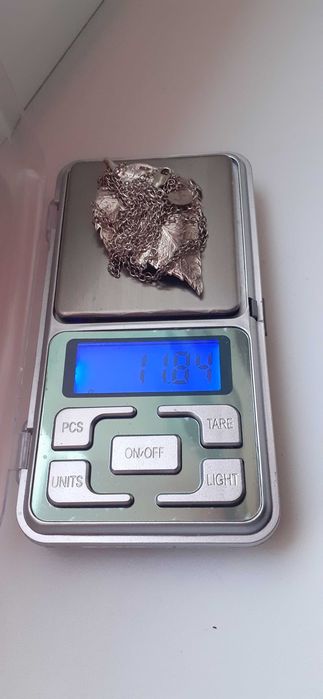 Wisiorek z łańcuszkiem dł. 76 cm srebro 925 sygnowane.