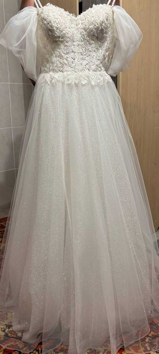 Весільна сукня невживана