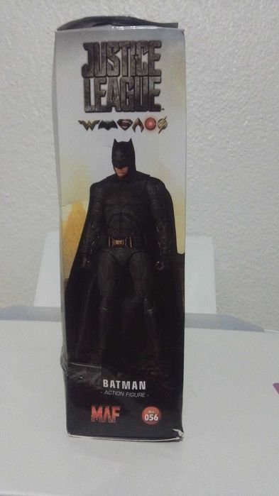 Figura Batman Justice League (MAF) com acessórios