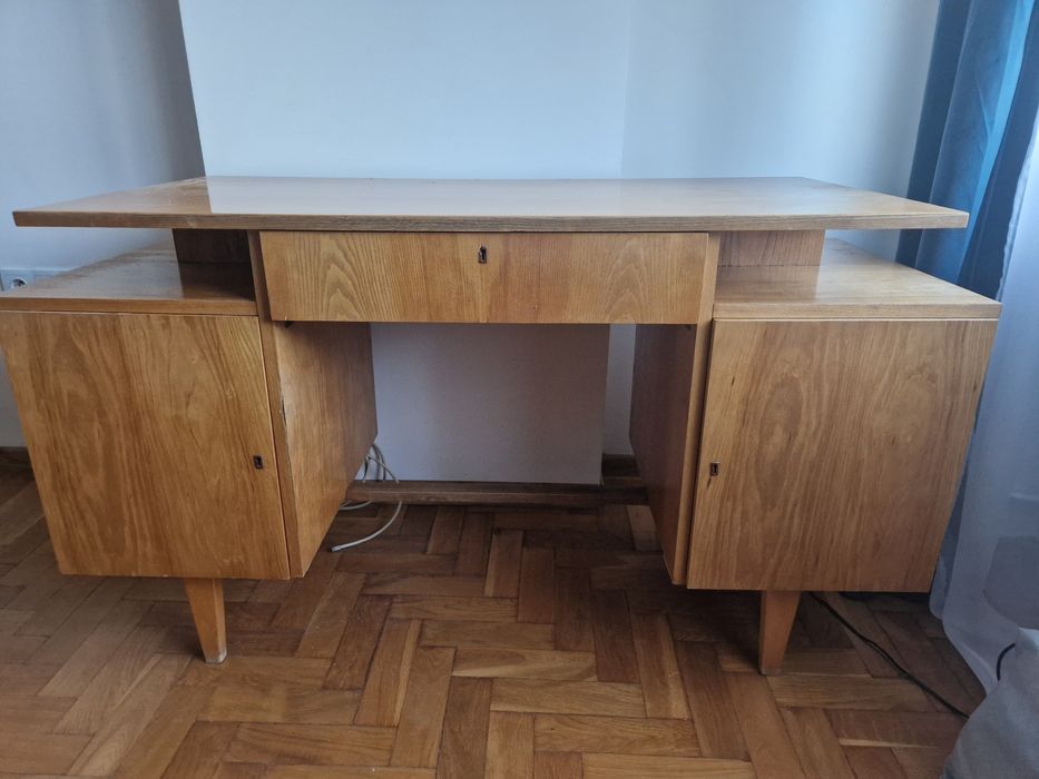 Biuro PRL w dobrym stanie