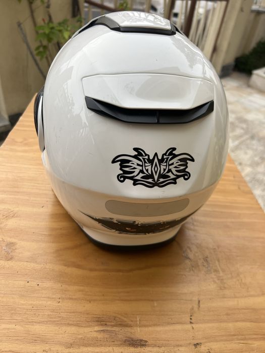 Vende se capacete com sistema de som shoei L