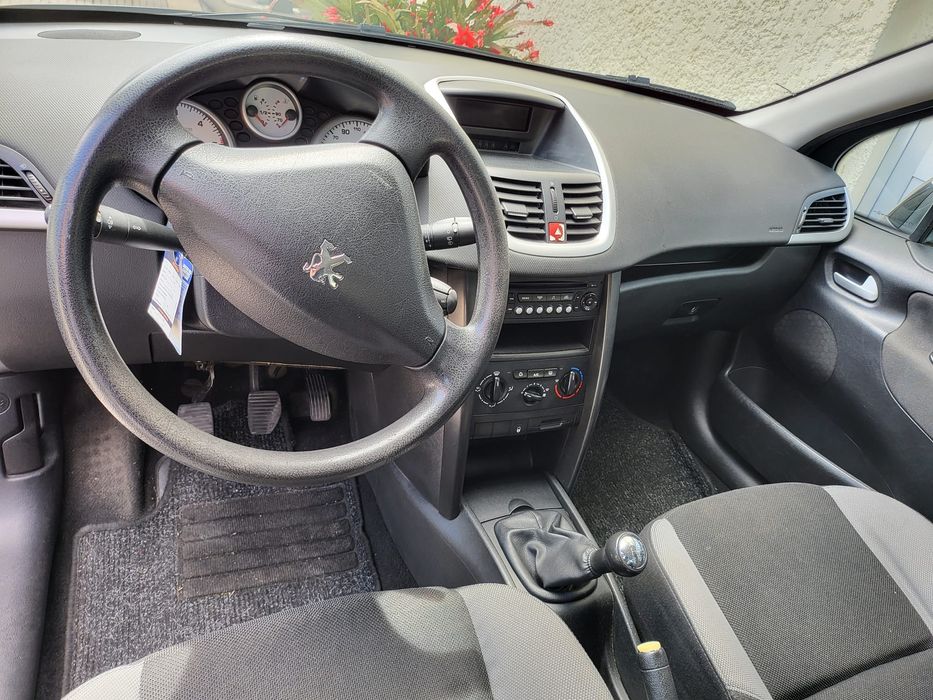 Peugeot 207 1.4hdi 180mil kms 2007