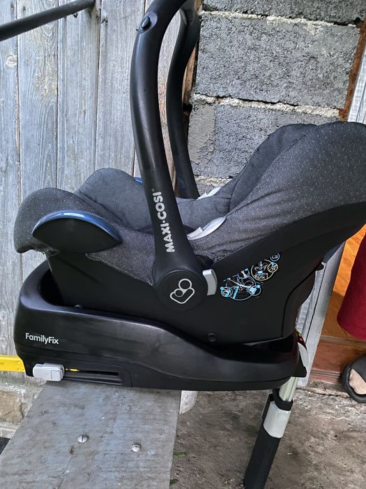 Автокрісло з базою Maxi Cosi