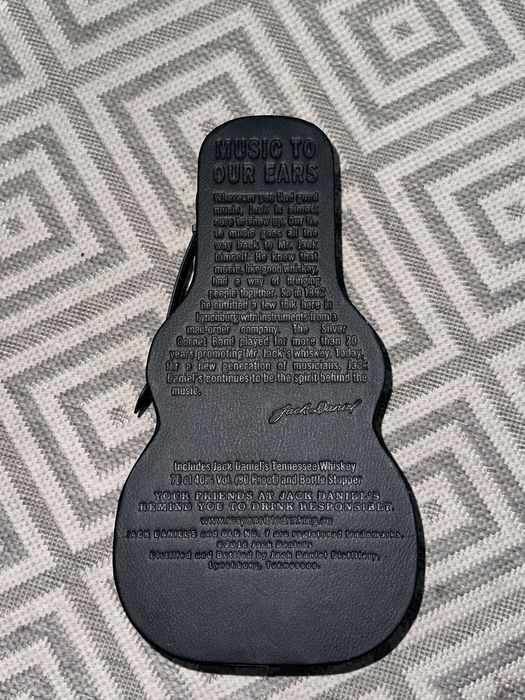 Jack daniel’s zestaw gitara etui i korek