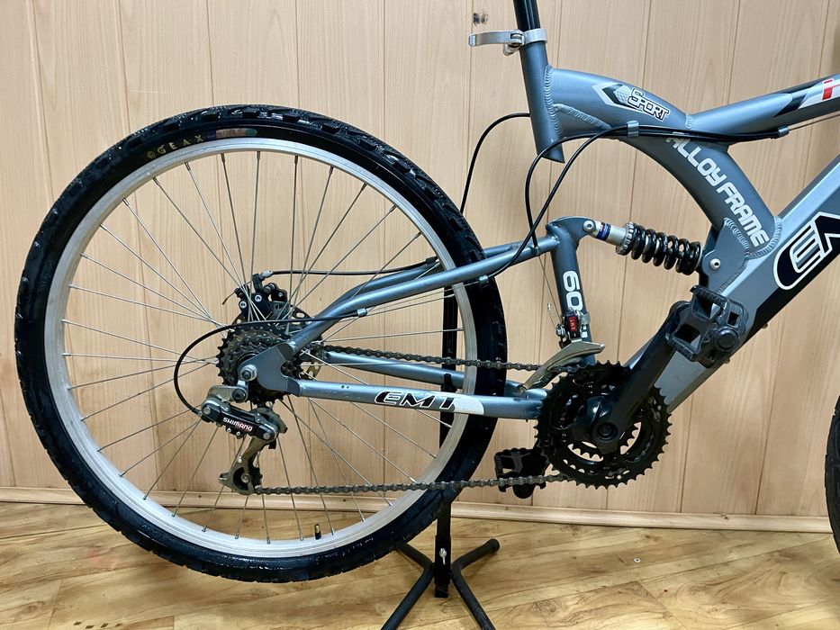 Bicicleta Emt roda 26