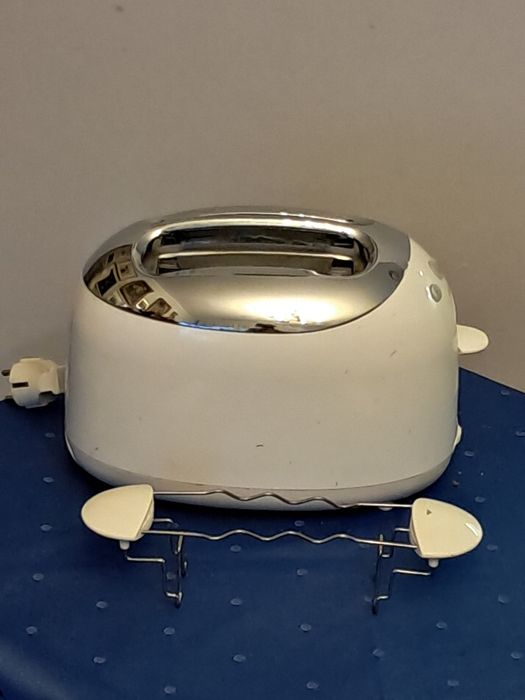 Toster Rowenta  w kolorze białym