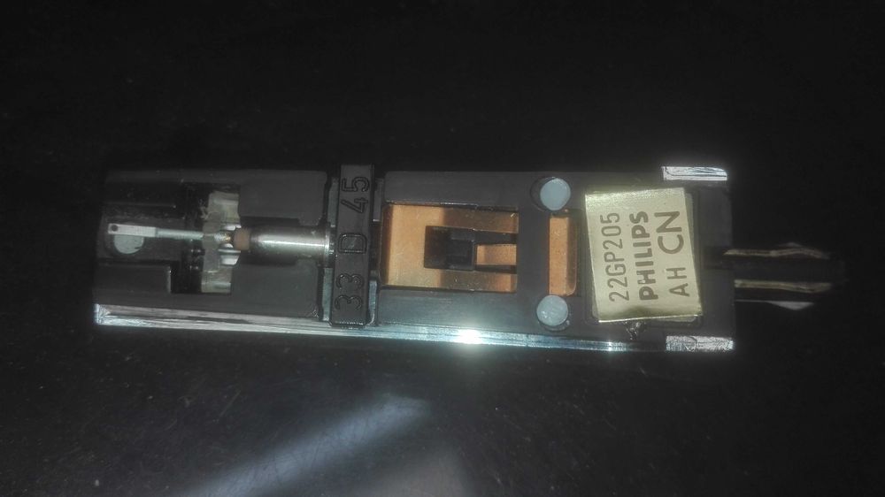 gira discos Philips 205