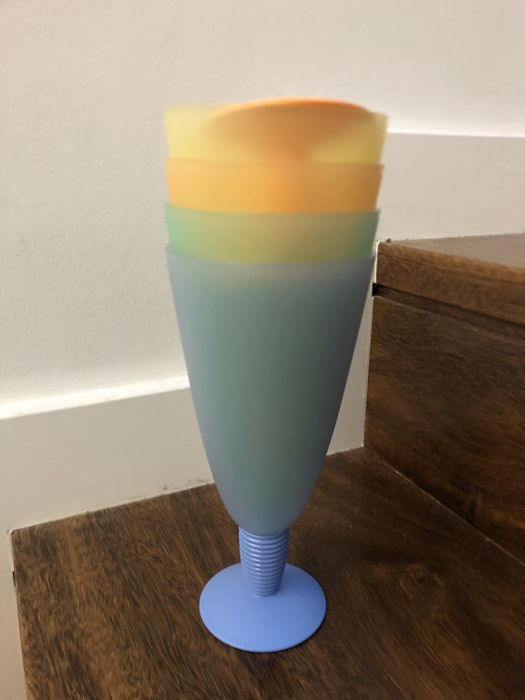 4 potes de sorvete Tupperware, copos para bebidas, novos e sem uso.
