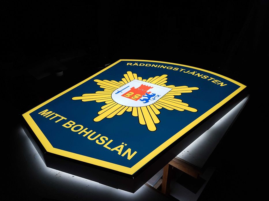 Litery przestrzenne 3D Blokowe LED Logo podświetlane Kaseton Pylon