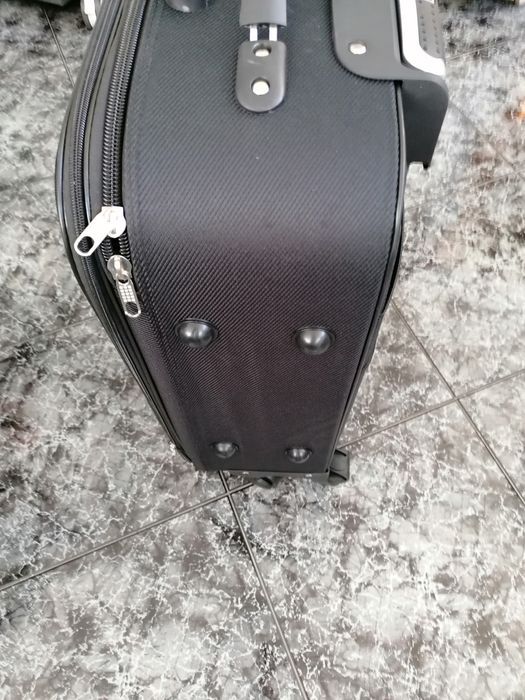 Malas de viagem com rodinhas  de  porão