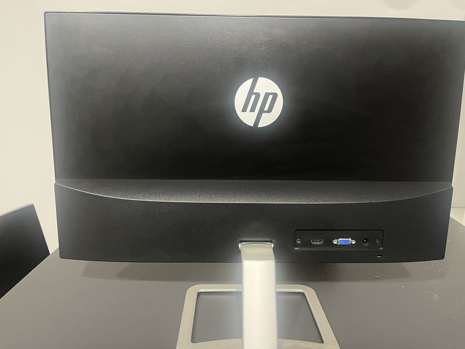 Monitor HP 24 es