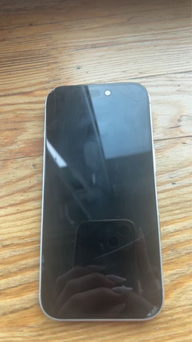 Iphone 16 uszkodzony przod i tyl