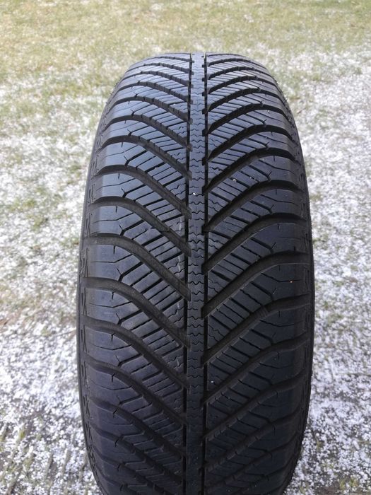 1 opona całoroczna Goodyear Vector 4seasons 175/65R13 80T,  8,5mm.