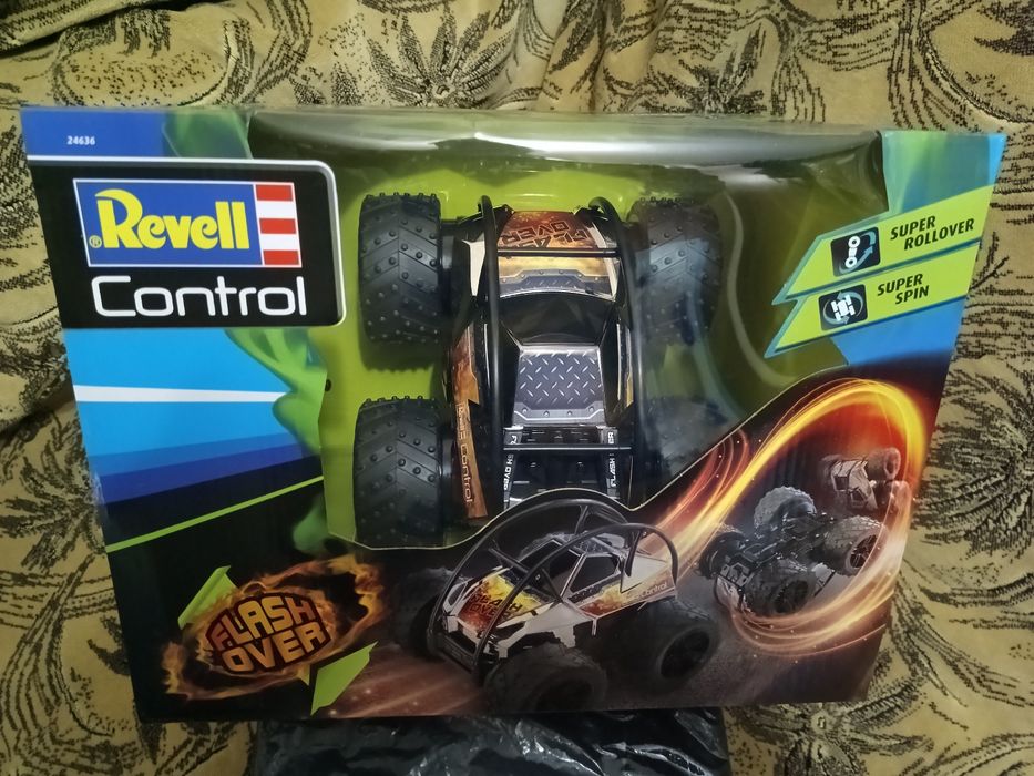 Трюкова баггі машинка-перевертень на дистанційному керуванні  Revell