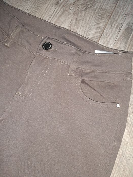 Spodnie materiałowe roz m