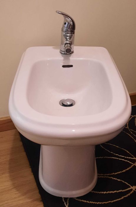 Bidé Sanindusa com torneira
